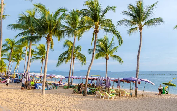 Пляж Jomtien Pattaya Таїланд Під Час Заходу Сонця Пляжні Стільці — стокове фото