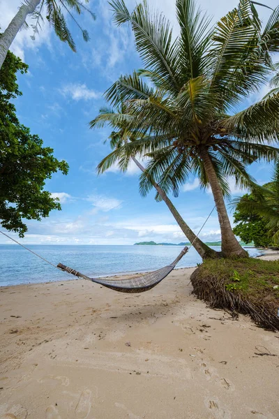 Praia Branca Com Palmeiras Oceano Azul Ilha Koh Mak Tailândia — Fotografia de Stock