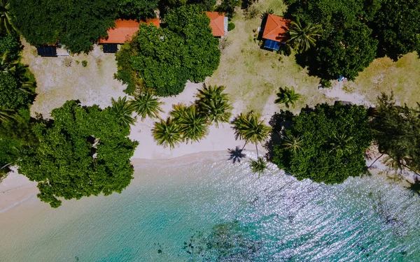 Widok Lotu Ptaka Tropikalną Wyspę Koh Mak Tajlandia Błękitnym Oceanem — Zdjęcie stockowe