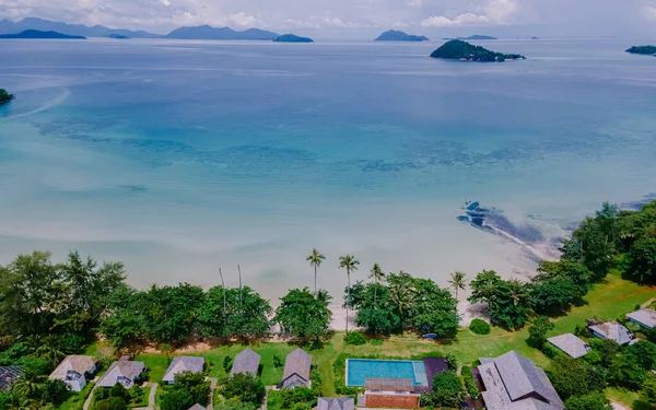 Повітряний Безпілотний Вид Тропічний Острів Кох Мак Таїланд Блакитним Океаном — стокове фото