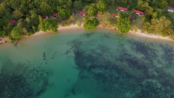 Tropikalna Wyspa Koh Mak Tajlandia Błękitnym Oceanem Białą Plażą Turkusowy — Wideo stockowe