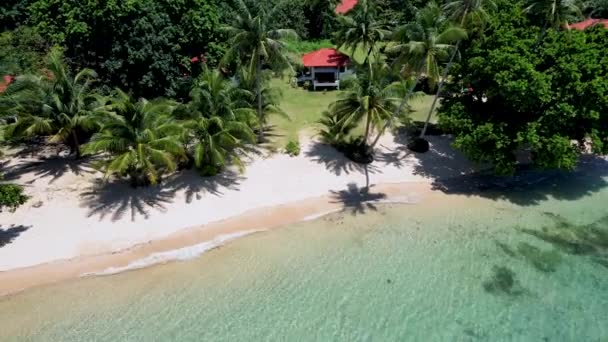 Вид Воздуха Тропический Остров Мак Таиланд Голубым Океаном Белым Пляжем — стоковое видео