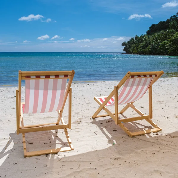 Koh Kood Tayland Tropik Adasında Sandalye Mavi Gökyüzü Ile Plaj — Stok fotoğraf