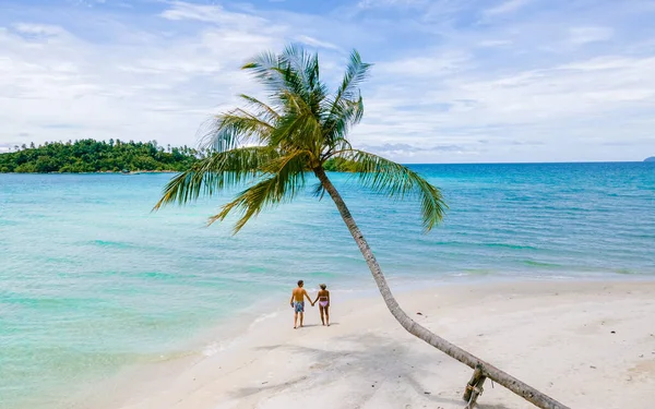 Drone Widok Tropikalnej Plaży Palmami Wyspie Koh Kood Tajlandii Wiszące — Zdjęcie stockowe