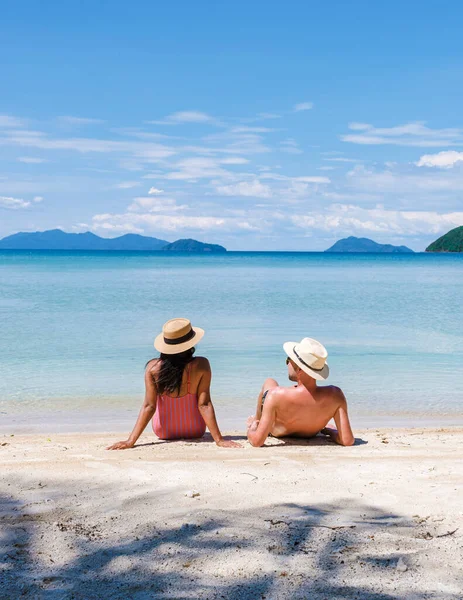 Koh Mak Thailand Het Tropische Strand Met Een Paar Mannen — Stockfoto