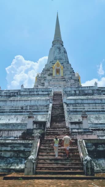 Wat Phu Khao Thong Chedi Ayutthaya Thailand White Pagoda Couple — 비디오