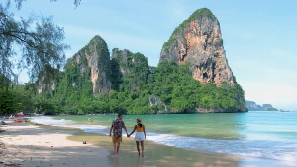 Railay Beach Krabi Thailand Tropical Beach Railay Krabi Couple Men — Video Stock