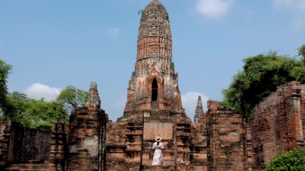 Ayutthaya Thailand Wat Phra Ram Women Hat Tourist Visiting Ayyuthaya — Vídeo de Stock