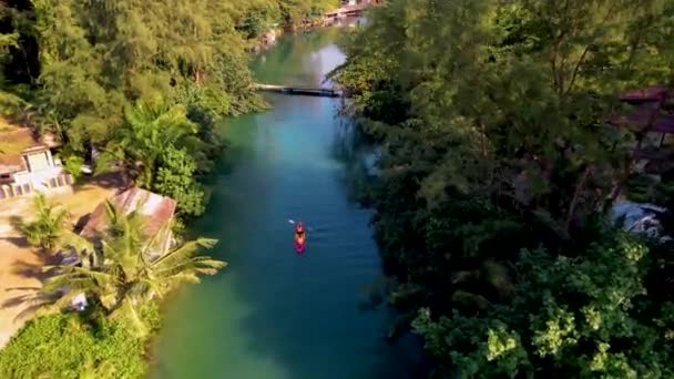 Vue Drone Haut Couple Hommes Femmes Colportant Kayak Pendant Après — Video