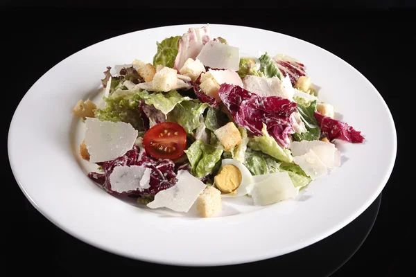 Sezar salatası