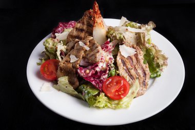 domuz eti ile sıcak salata