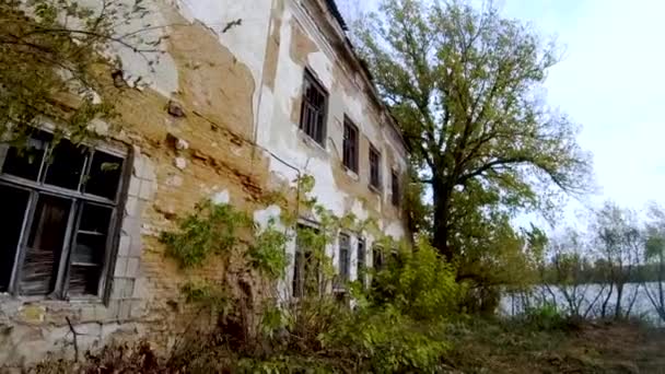放棄されたハシディー朝の家 破壊されたシナゴーグの建物 ルジン市 ズヒトミル地域 ウクライナ — ストック動画