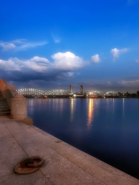 Puente ferroviario en San Petersburgo — Foto de Stock