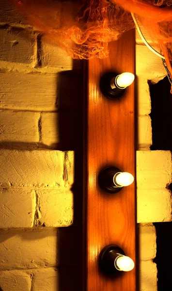 Retro ampuller. Yuvarlak lamba. Sıcak ışık.