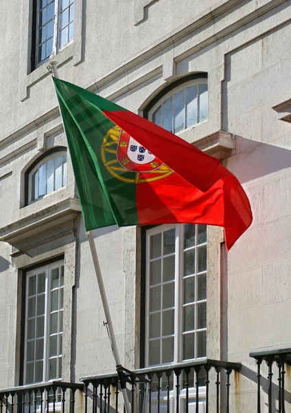 Portugal flag hanging on the balcony of historical building in t — Stock Photo, Image