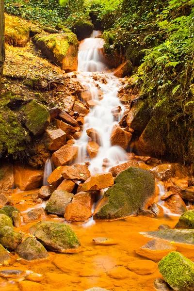 Cascada oxidada — Foto de Stock