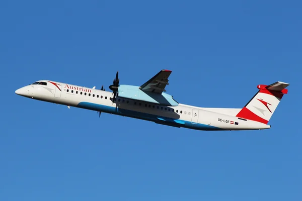 Oostenrijkse luchtvaartmaatschappijen (Tiroler airways) — Stockfoto
