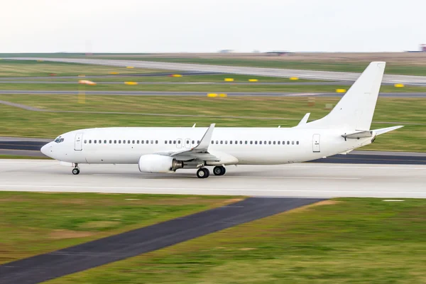 Weißes Flugzeug — Stockfoto