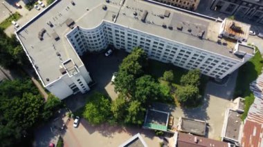 Kiev 'in merkezindeki sessiz, küçük sokakların çarpıcı manzarası