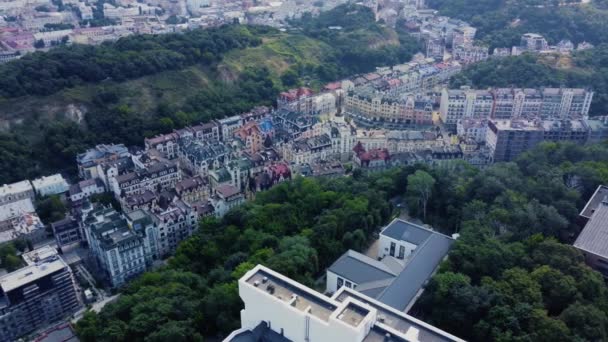 Elite Vozdvyzhensky District Kiev Tussen Smaragdgroene Heuvels — Stockvideo