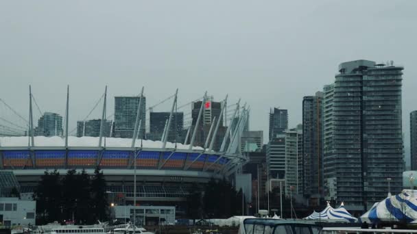 Stadium Vancouver Illuminated Form Ukrainian Flag — ストック動画