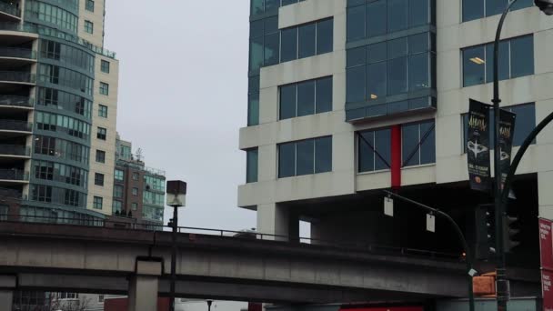 Estádio Vancouver Iluminado Forma Bandeira Ucraniana — Vídeo de Stock