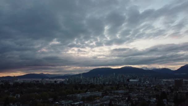 Stänger Antennen Bild Vancouver Centrum Molnig Kväll — Stockvideo