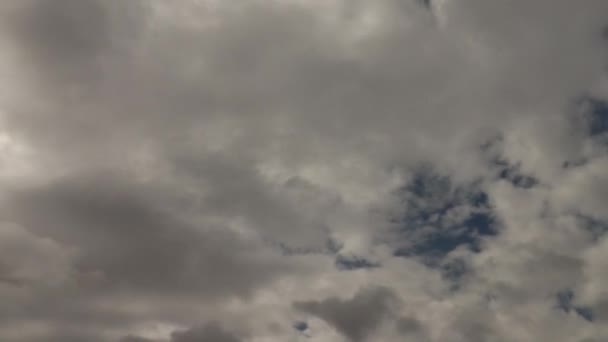 Plusieurs Couches Nuages Timelapse Éclairés Par Soleil Arrière Plan — Video