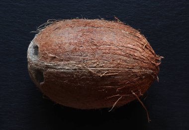 Gıda çizimleri için arka planda kabuksuz hindistan cevizi fotoğrafı.