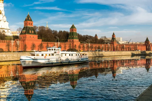 Яскравий сонячний день в Москві в зимовий період — стокове фото