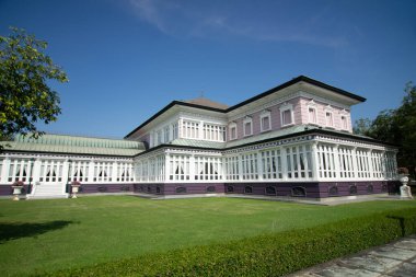 AYUTTHAYA, THAILAND- 27 Kasım 2021: Antik Vurgun Sarayı, Tayland 'da Ayutthaya