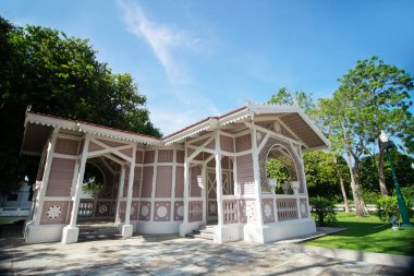 AYUTTHAYA, THAILAND- 27 Kasım 2021: Antik Vurgun Sarayı, Tayland 'da Ayutthaya