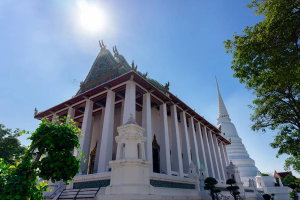 Нонтабури Таиландия Декабрь 2021 Wat Chaloem Phra Kiat Worawihan Старинная — стоковое фото