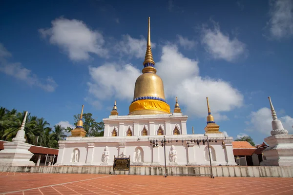 Golden Pagoda Wat Phra Sawi Sawi District Chumphon Province Important — стоковое фото