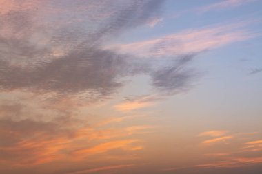 Doğanın arka planı olarak güzel bir gökyüzü