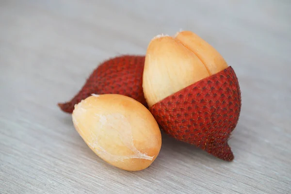 Fresh Tropical Fruit Salak Snake Fruit — Stockfoto