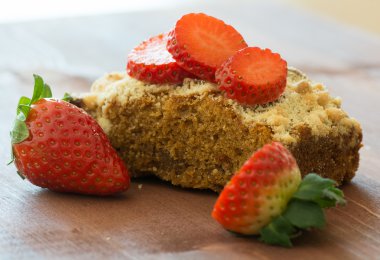 ev yapımı kek çilek ile