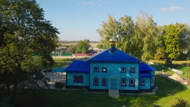 Drone Vista Iglesia Ortodoxa Madera Día Soleado — Vídeos de Stock