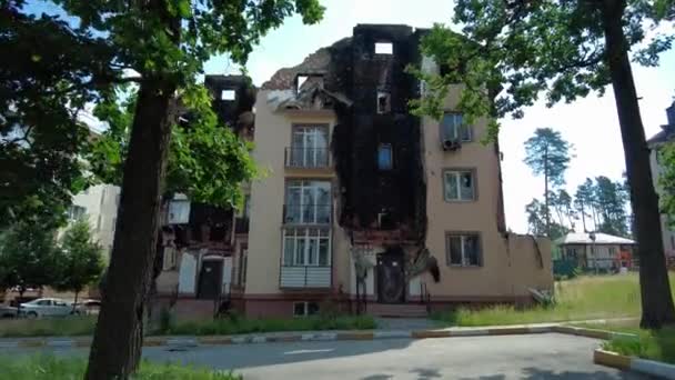 Burnt Destroyed Residential Apartment Building Irpin Attacks Russian Troops Spring — Wideo stockowe