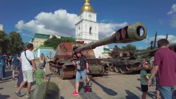 Kyiv Ukraine July 2022 Destroyed Russian Self Propelled Howitzer Display — Stok video