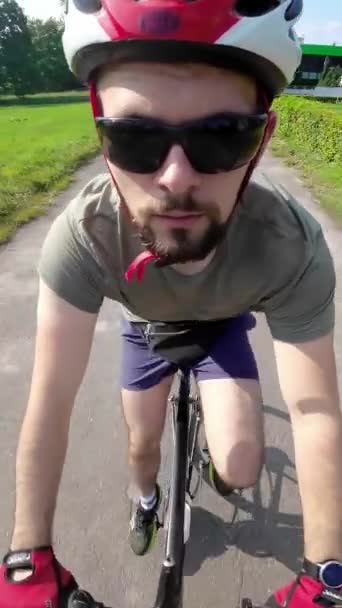Man Red Helmet Red Gloves Ride Bicycle Summer Sunny Day — Wideo stockowe