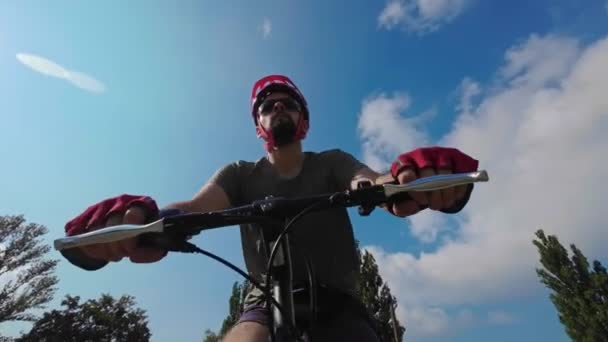 Young Man Protective Helmet Ride Bicycle Sunny Summer Day Low — Vídeo de Stock