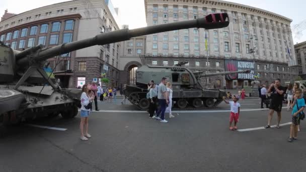 Kyiv Ukraine August 2022 Russian Tanks Russian Military Equipment Displayed — ストック動画