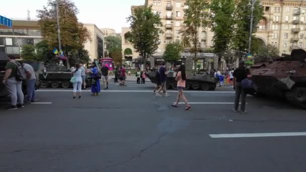 Kyiv Ukraine August 2022 Russian Tanks Russian Military Equipment Displayed — Stockvideo