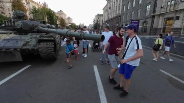 Kyiv Ukraine August 2022 Russian Tanks Russian Military Equipment Displayed — Wideo stockowe