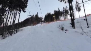 Kayak asansöründeki ilk kişi. Hiper hata