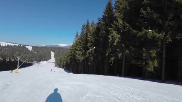男子滑雪场的阴影阳光明媚 Pov — 图库视频影像