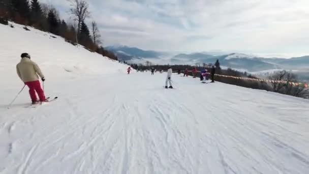 Linda Paisagem Montanhosa Downhill Esqui Uma Pitoresca Pista Esqui Primeira — Vídeo de Stock