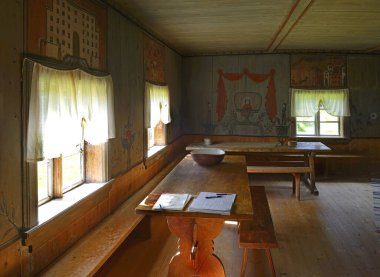 Halsingegard (Bortom aa) tarihi çiftlik. Bortom a, Hlsingland UNESCO 'nun İsveç Dünya Mirası' ndaki dekore edilmiş çiftlik evlerinden biridir..