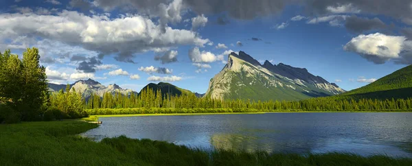 Iconic Mount Rundle Vermilion Lake Banff National Park Unesco World — Stock Photo, Image